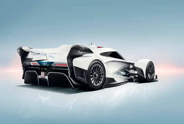 Ele apareceu pela primeira vez no jogo Gran Turismo Sport em 2017 e só em 2021 ganhou uma versão de verdade. Seu motor V10 aspirado entrega cerca de 830 cv, permitindo que o carro acelere de 0 a 100 km/h em apenas 2,5 segundos.-divulgação/McLaren 