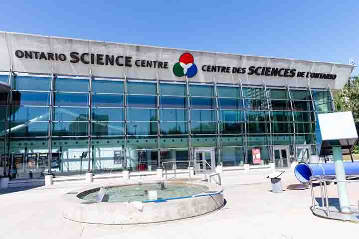 Ontario Science Centre (1969) – Museu interativo focado em ciência e tecnologia, ideal para todas as idades. Possui experimentos práticos, planetário e exposições sobre o corpo humano e o espaço. É um dos principais centros educacionais do país.
-Divulgação