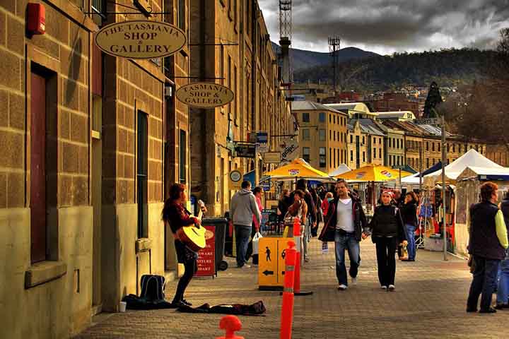 Hobart Ã© o ponto de partida para explorar o Monte Wellington e o famoso mercado de Salamanca.
