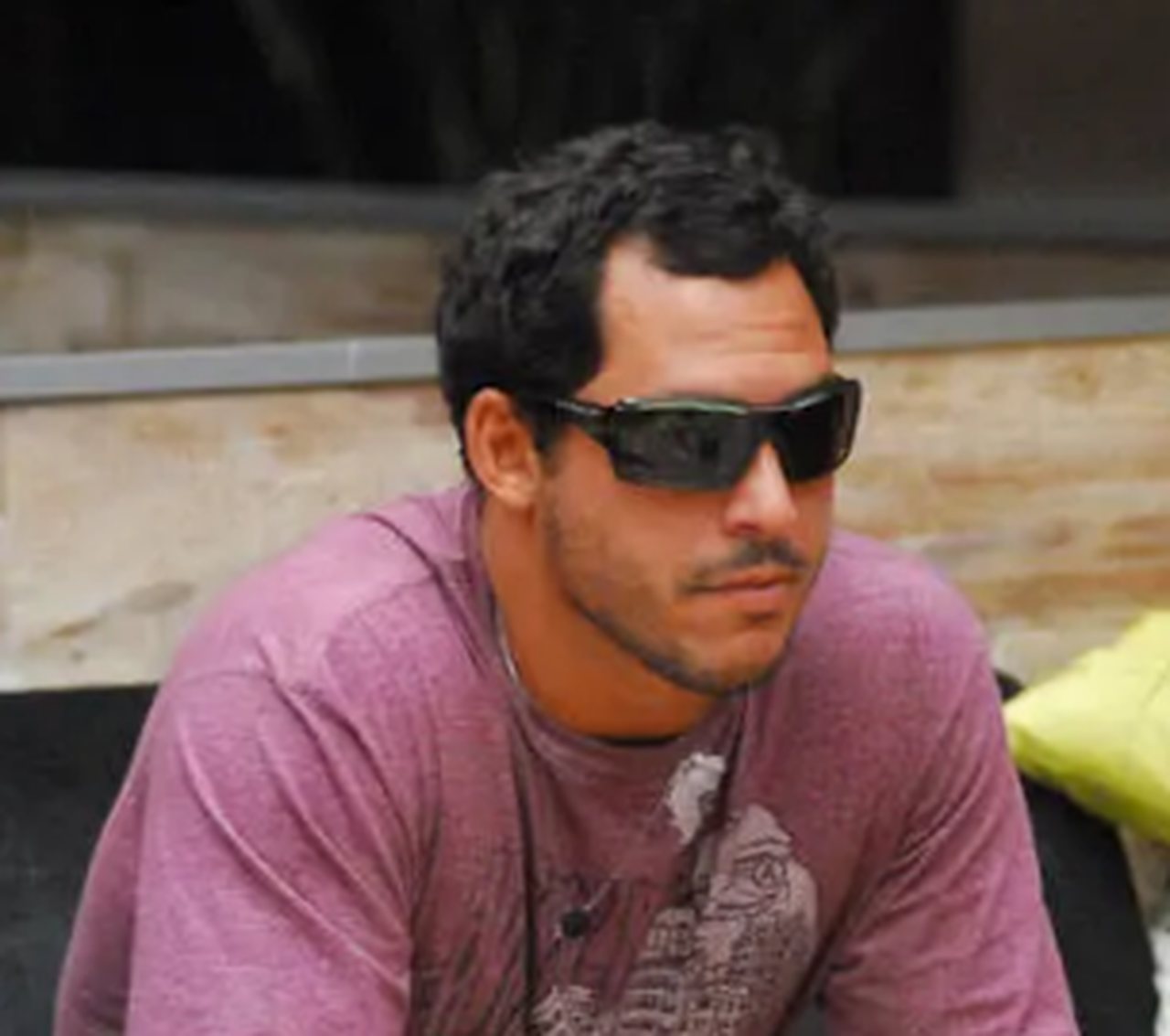 Adversário direto de Diego Alemão, comprou brigas com o futuro campeão daquela edição e esse foi um dos grandes motivos para a rejeição. Além disso, era considerado preconceituoso e folgado pelo público, assim como implicava com Irislene Stefanelli, a famosa Siri. 