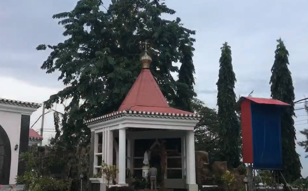 A antiga colônia portuguesa tornou-se uma nação autônoma em 1975, mas, poucos dias depois, foi invadida pela Indonésia e anexada ao país, só reconquistando sua soberania 27 anos depois. É o único país da Ásia cuja língua oficial é o português.