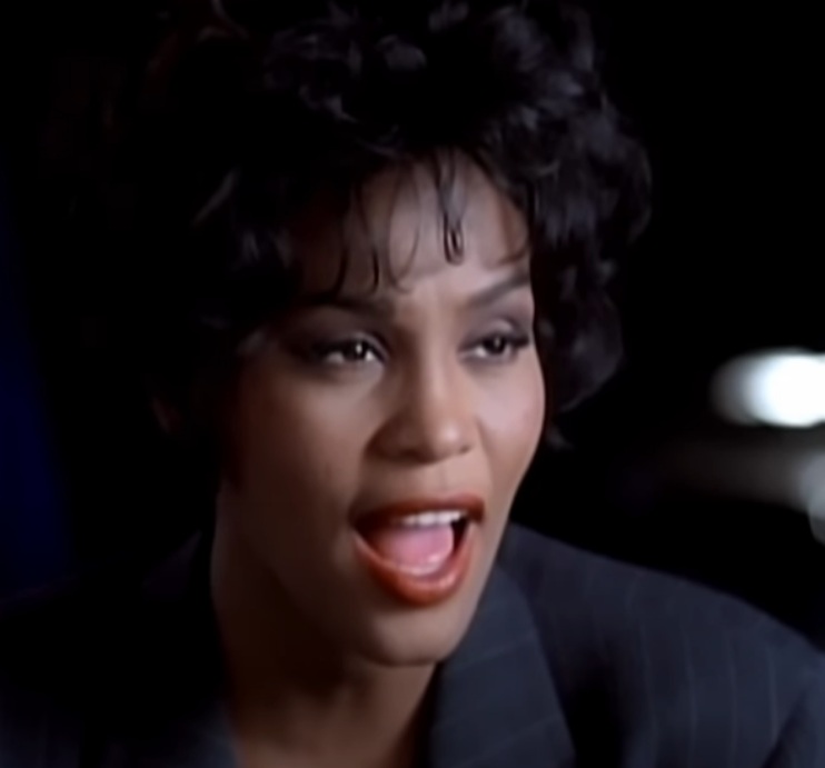 11 de fevereiro de 2012 - Esse plantão, que interrompeu o BBB 12, aconteceu para noticiar a morte da famosa cantora Whitney Houston, em Los Angeles. 