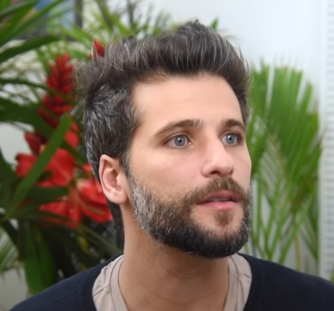 Além da carreira artística, o ator também é empresário e possui pelo menos quinze empreendimentos em diferentes setores, que vão da gastronomia ao bem-estar e à moda, incluindo restaurante italiano, hamburgueria, academia, salão de beleza, marca de roupas e uma pousada de luxo em Fernando de Noronha.