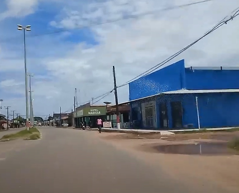19° lugar: Caracaraí -Roraima - Tamanho territorial: 47.379 km²- com aproximadamente 18 mil habitantes, é composta principalmente por migrantes, além de comunidades rurais e indígenas. Sua economia depende da pecuária, agricultura e do comércio local, sendo uma cidade em expansão e com muitas dificuldades de desenvolvimento social.