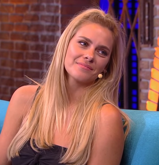 O desfecho da investigação sobre o vazamento das fotos reservadas de Carolina Dieckmann, ocorrido em 2012, resultou na identificação e prisão dos responsáveis. Eles faziam parte de um grupo de hackers e invadiram o celular da atriz.