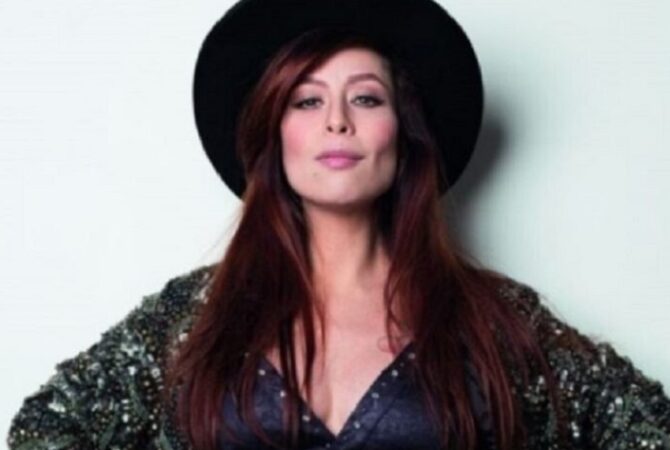 Pitty faz 48 anos: o “reflexo” da carreira de uma das maiores do rock brasileiro