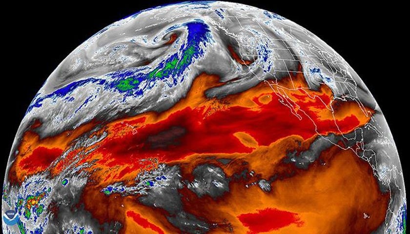 Por meio da Tesla Motors, o maior objetivo difundido por Elon Musk é produzir carros cujos aparatos elétricos possam diminuir os efeitos das mudanças climáticas.-Divulgação/NOAA Satellites