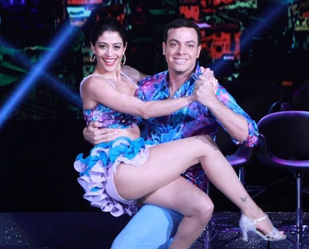 Edição 2013, Carol Castro: Com o professor Leandro Azevedo, a atriz foi a grande vencedora dançando samba e tango na final.  Bruna Marquezine ficou em 2º e Tiago Abravanel em 3º. 