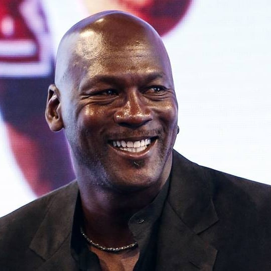 O astro foi hexacampeão da NBA nos anos 90 e tornou a liga mundialmente conhecida. O filme tem imagens exclusivas da última temporada do lendário time dos Bulls, em 1998. -Reprodução/@michaeljordan