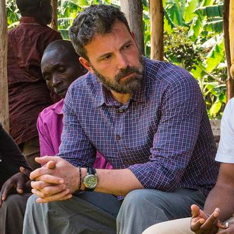 Fora das telas, o ator também se envolve em causas sociais e humanitárias. Ele é cofundador da 