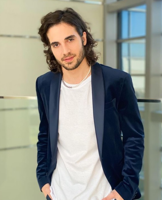 Filipe Kartalian Ayrosa Galvão nasceu em 25 de outubro de 1990, na cidade de São Paulo. É filho do cantor Fábio Jr. e da artista plástica Cristina Kartalian. Tem duas irmãs, Krizia e Tainá, e dois meio-irmãos por parte de pai, Cleo Pires e Záion.