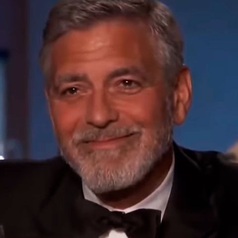 Além da atuação, Clooney acumula bons frutos também como diretor e produtor. No mesmo ano que da estatueta do Oscar, ele emplacou o filme “Boa Noite e Boa Sorte”, pela qual recebeu a indicação como diretor e roteirista.

-Youtube/VIX Brasil