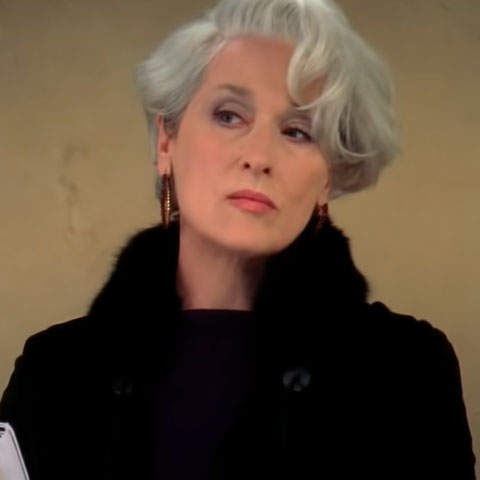 Miranda Priestly: a atriz Meryl Streep deu vida à editora-chefe da revista de moda “Runway”. Apesar de ser exigente e aparentemente prepotente, é na verdade uma mulher incrivelmente criativa, inteligente e forte. -Youtube/Movieclips