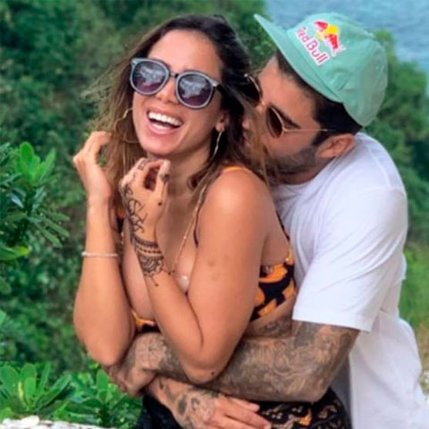 Em uma entrevista à revista Veja, ela respondeu sobre rumores de que teria ficado com ciúme quando seu ex-marido, Pedro Scooby, namorou a cantora Anitta.
