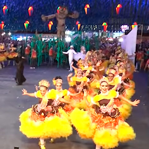 Festa Junina de Campina Grande (PB) - Ocorre durante todo o mês de junho na Paraíba, sendo conhecida como “O Maior São João do Mundo”. Traz quadrilhas, comidas típicas, música de forró e muito colorido, homenageando tradições nordestinas.