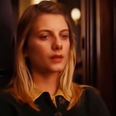 Shosanna Dreyfuss: no capítulo um, ”Era uma vez ... na França ocupada pelos nazistas”, do filme "Bastardos Inglórios, de 2009, vemos pela primeira vez a personagem Shosanna e o trágico fim de seus familiares mortos pelos soldados do SS Hans Landa.-Youtube/diromiz