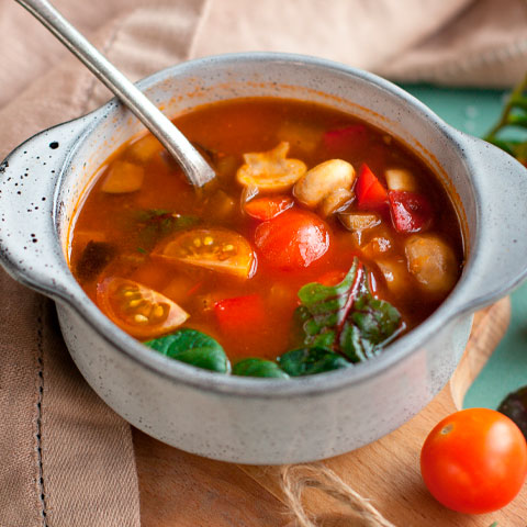 Sopa de Legumes- Congelamento: Resfrie e congele em porções individuais- Congelar por até: 3 meses- Descongelamento: Aqueça no fogão ou micro-ondas, mexendo ocasionalmente.