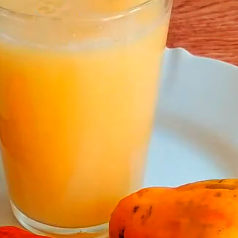 Suco de laranja com caju é ainda mais rico em substâncias com poder imunizante. 