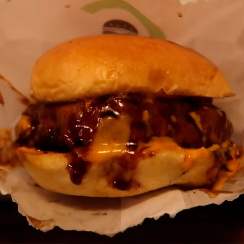 Hambúrguer trufado, desenvolvido por Rubaiyat Rio 