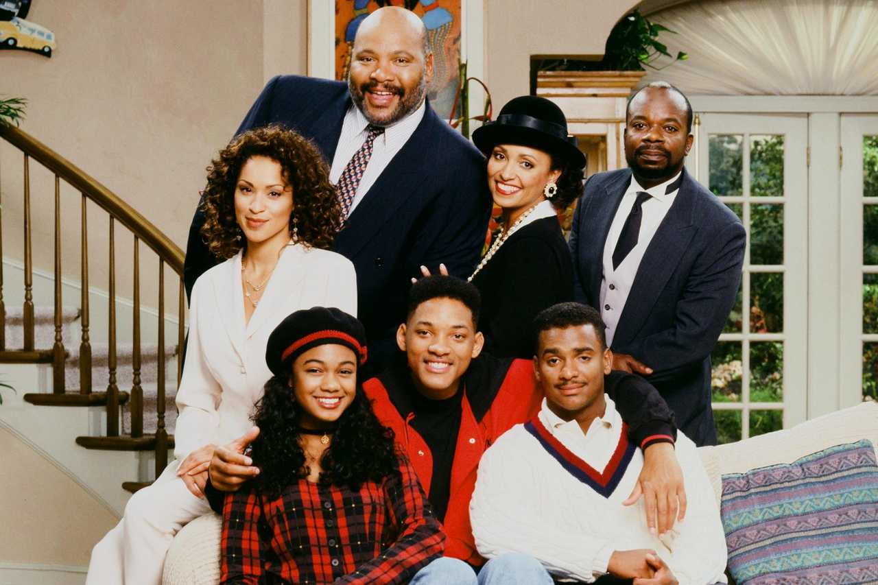 <p>Um Maluco no Pedaço – 1990/1996 – 6 temporadas – A série revelou o ator Will Smith (de vermelho na foto), que tinha chamado atenção pela performance em videoclipes (é cantor) e queria atuar. Ele vive Will, jovem pobre que vai morar com os parentes ricos para ter educação de alto nível. Muita confusão na família Banks. </p>
