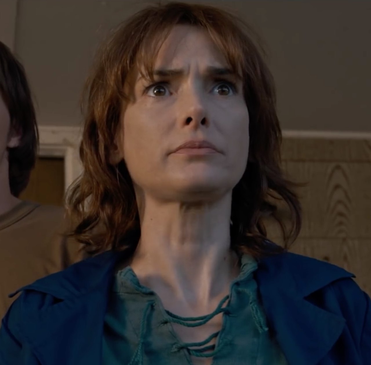 Winona Ryder: A atriz norte-americana, conhecida por filmes como “Os Fantasmas se Divertem” e pela série “Stranger Things”, foi presa em 2001 por furtar roupas e acessórios de uma loja de luxo em Beverly Hills. Em 2002, foi condenada a três anos de liberdade condicional, multa e prestação de serviços comunitários.