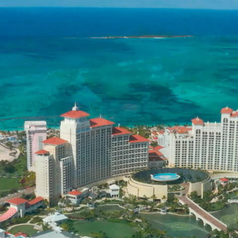 As Bahamas, de onde a aeronave partiu, formam um arquipélago no Caribe composto por centenas de ilhas e muito procurado por turistas. O trajeto aéreo entre as Bahamas e a Flórida costuma ser comum, principalmente para voos privados e pequenas aeronaves bimotoras.