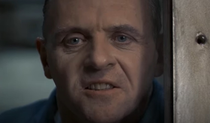 Quem não se lembra do som grotesco e horripilante feito por Anthony Hopkins durante o dialogo com a agente Clarice Starling (Jodie Foster). Pois é, esse ruído foi uma total improvisação.