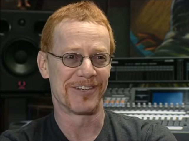 Danny Elfman (1953 ) - Multi-instrumentista, toca trombone, guitarra, percussão e piano. Também compõe e canta. Foi líder do grupo pop Oingo Boingo que vendeu milhões de discos nos anos 80 e 90. Em 1989, compôs em 2 dias a música-tema de Os Simpsons. Seu trabalho mais importante é O Homem-Aranha, de 2002. 