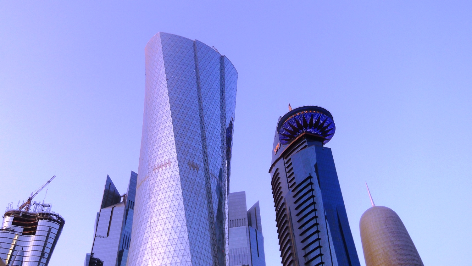 Prédios em Doha_Skylines,_westbay,_Chorniche_-_panoramio_(11)