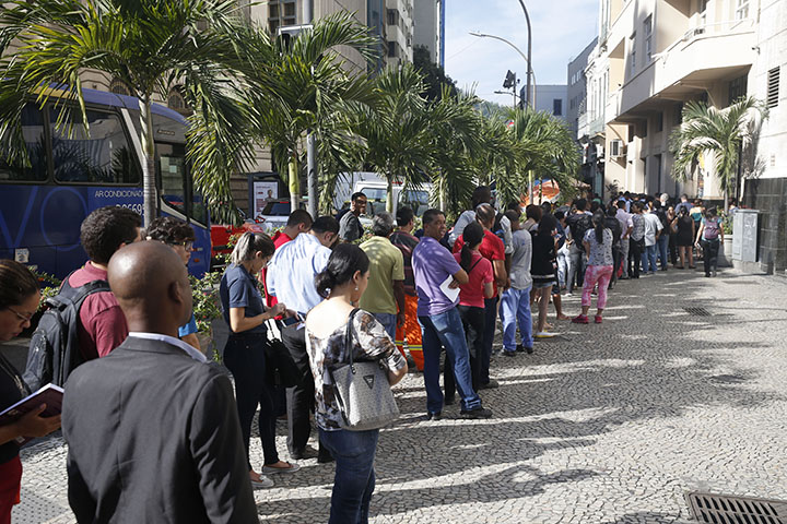 Além da segurança, o objetivo de ter uma versão digital da nova carteira é diminuir a burocracia que existe na emissão de documentos no país.