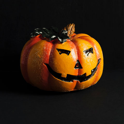 Também se conecta ao Dia de Todos os Santos, celebrado em 1º de novembro, dedicado aos que já alcançaram a santidade. Juntas, as datas reforçam a memória, a fé e a espiritualidade na liturgia cristã.-Freepik