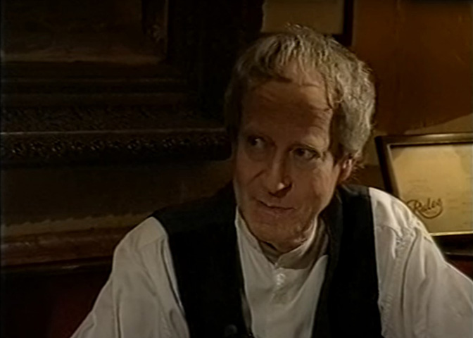 John Barry (1933-2011) - Maestro e compositor britânico, vencedor de cinco Oscar, o último por Dança com Lobos (1990). É o músico que compôs mais trilhas para os filmes de James Bond. Assinou 11 delas, incluindo temas que se tornaram antológicos como Goldfinger, Octopussy e Os Diamantes são Eternos