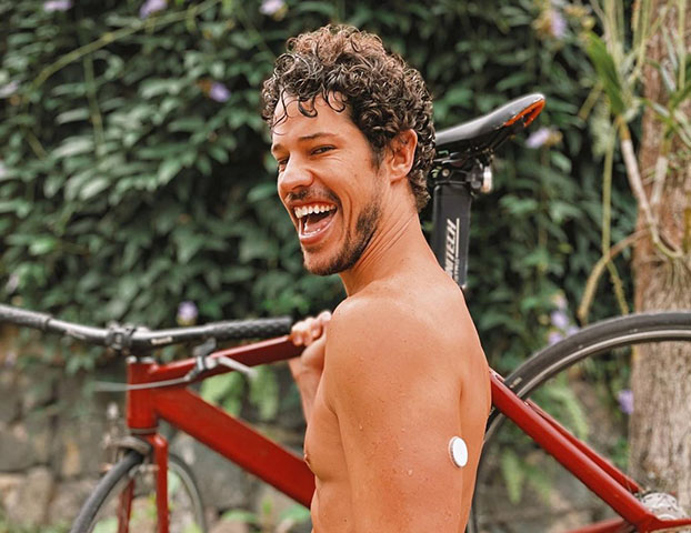 José Loreto - O ator niteroiense, cuja carreira começou no seriado Malhação, convive com o diabetes há 20 anos e aborda o tema de forma natural, incentivando as pessoas a se cuidarem. Ele se orgulha da boa alimentação: 