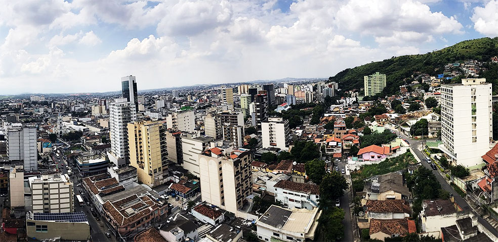 A cidade também se destaca pela indústria têxtil, especialmente no segmento de lingerie, sendo reconhecida nacionalmente. Não à toa, é a capital nacional do setor, de acordo com a Associação Brasileira da Indústria Têxtil (ABIT). Isso impulsiona a economia local e atrai visitantes interessados em moda e compras. 