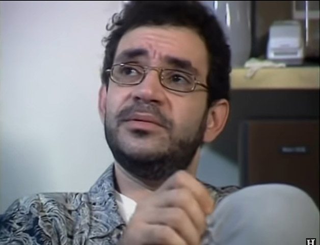 Também cantor, Renato Russo, da Legião Urbana, morreu de AIDS em 1996, aos 36 anos. Em 1993, a atriz Sandra Bréa assumiu que tinha HIV e virou ativista na área. Em 2000, ela faleceu de câncer. Em 1989, o ator Lauro Corona também faleceu por conta da AIDS.