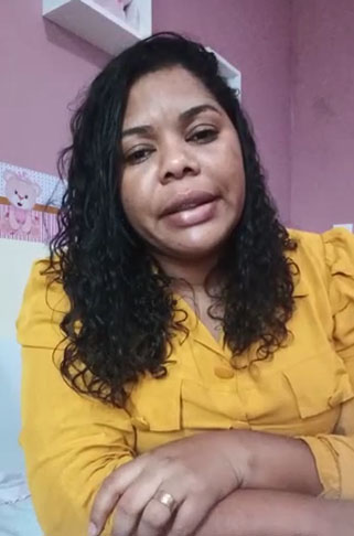 <p>A Thailane Alves Vieira, mãe da Ana Laura, passou pelo susto. A bolsa dela rompeu muito antes da hora. O bebê nasceu com 25 semanas, pesando 825 gramas com 35 centímetros. </p>
