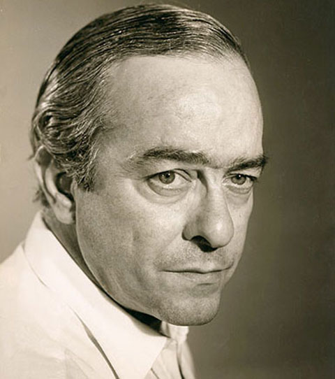  Vinícius de Moraes (1913-1980) - Escritor e dramaturgo, um dos maiores poetas brasileiros, com forte ligação na área musical. Fez letras para canções que se eternizaram, com reconhecimento internacional. O 