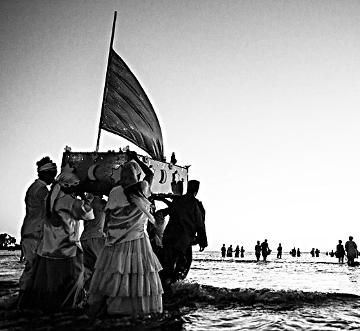 <p>A Festa de Iemanjá é uma oportunidade para os fiéis expressarem sua devoção à orixá e agradecerem por suas bênçãos.</p>
