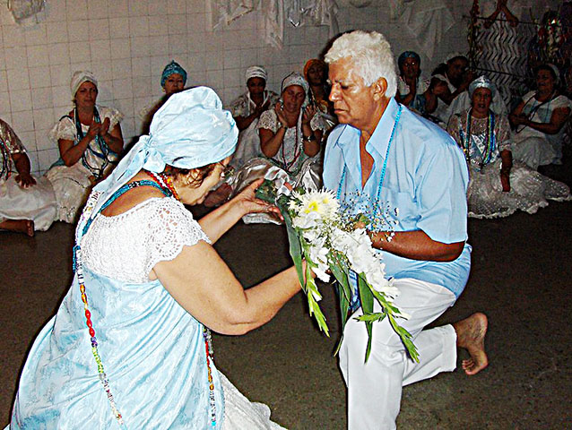 Praticantes de capoeira, fiÃ©is de religiÃµes de matriz africana, mÃºsicos ligados ao samba e outros ritmos e danÃ§as afro-brasileiros passaram a celebrar sua fÃ© e sua cultura no local.