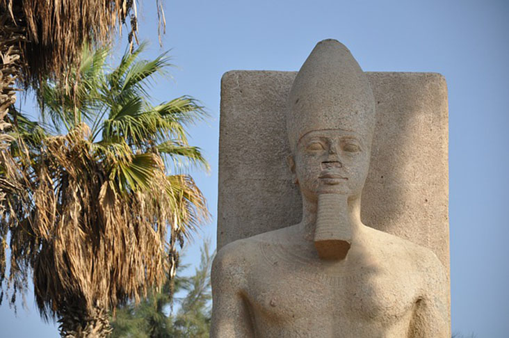 Historicamente, Tutankamon não teve a relevância de faraós que reinaram por décadas, com superpoder, como Ramsés II. 
