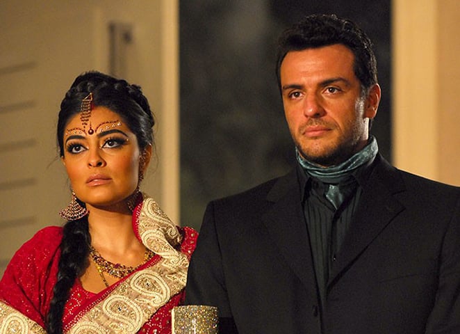 A primeira novela do Brasil a receber uma premiaÃ§Ã£o internacional foi "Caminho das Ãndias" (2009). A obra escrita por GloriaÂ Perez tinha Rodrigo Lombardi e Juliana Paes como protagonistas e recebeu o Emmy Internacional. Ela foi exibida pela Rede Globo.Â -