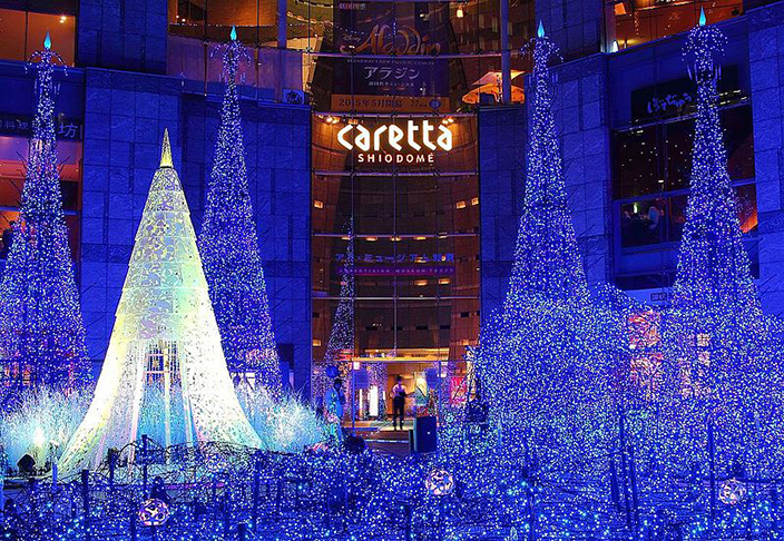 No complexo comercial de Caretta, em Shiodome, um espetáculo de luzes  é promovido com milhares de lâmpadas de LED, reproduzindo cenas  a cada período de tempo (geralmente 20 minutos). 