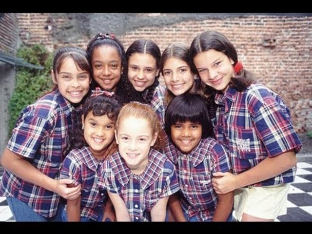 Agora, considerando as novelas com mais de uma temporada, a que teve mais episódios foi "Chiquititas", do SBT. A primeira temporada começou em 1997 e a última (quinta) terminou em janeiro de 2021. Ao todo, 807 capítulos. -