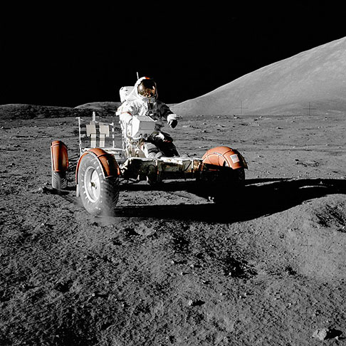 E você? Gosta de História e de Astronomia? Com a missão 17, a NASA encerrou esse programa Apollo de viagens à Lua. 