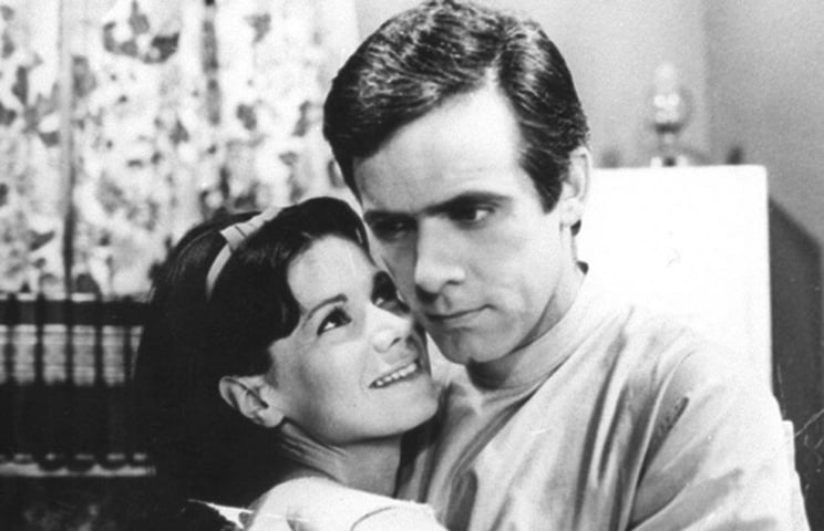 Contando as novelas com apenas uma temporada, a que teve mais capítulos foi "Redenção", que ficou no ar entre maio de 1966 e maio de 1968. Foram 596 capítulos transmitidos pela também extinta TV Excelsior. -