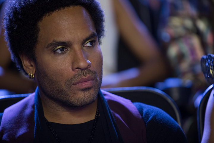 Lenny Kravitz - Renomado por seus trabalhos no rock, também ingressou no mundo cinematográfico. Assim, ele iniciou sua jornada em “The Proposition” (1997). Contudo, ganhou reconhecimento em “Precious” (2009), onde interpretou o papel do enfermeiro John. 