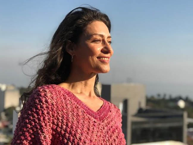 No mesmo ano, participou de sua primeira peça de teatro: 