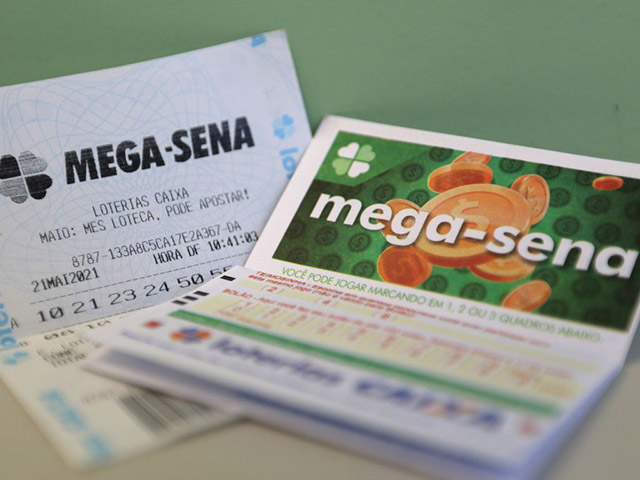 O tíquete simples de aposta, com apenas seis números, custa R$ 5 . Para apostar 7 números custa R$ 35. E para arriscar oito números, sai por R$ 140. E por aí vai.. sempre aumentando bastante o valor a cada acréscimo de número. 

