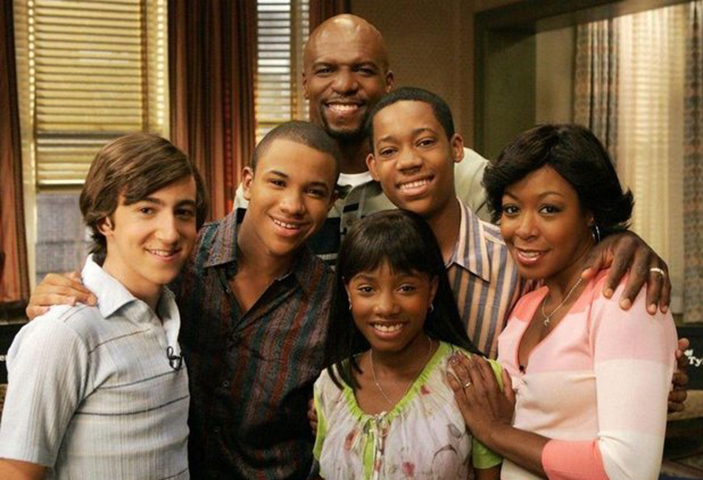 <p>Todo Mundo Odeia o Chris – 2005/2009 – 4 temporadas – O comediante Chris Rock narra a série baseada em sua própria vida e estrelada por Tyler James Williams. A história começa quando a família se muda para um bairro para onde “só doido vai”. </p>
