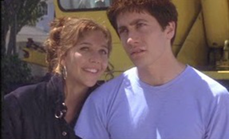 Sua irmã mais velha, Maggie Gyllenhaal, também é atriz e diretora, conhecida por filmes como "O Sorriso de Mona Lisa" (2003) e "Batman: O Cavaleiro das Trevas" (2008).